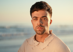 Gašper Rifelj iskreno o ranljivosti: "Če pokažeš čustva, tvegaš, da te kdo rani"