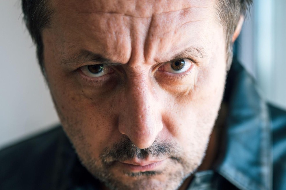 Nekateri ljudje se v najbolj stresnih trenutkih znajo nadzorovati. So pravi zen mojstri, saj jih nič ne vrže iz tira. …