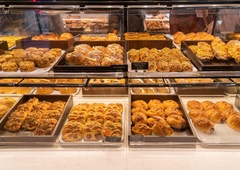 Kdo sploh še kupuje kruh?! V pekarnah po prodaji na vrhu mastna poslastica, tretje mesto pa je osupnilo prav vse