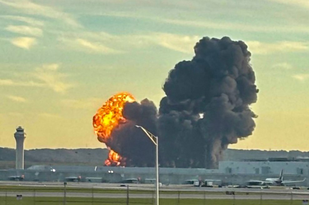 V tragični letalski nesreči umrle najmanj štiri osebe, več je ranjenih (foto: Profimedia)