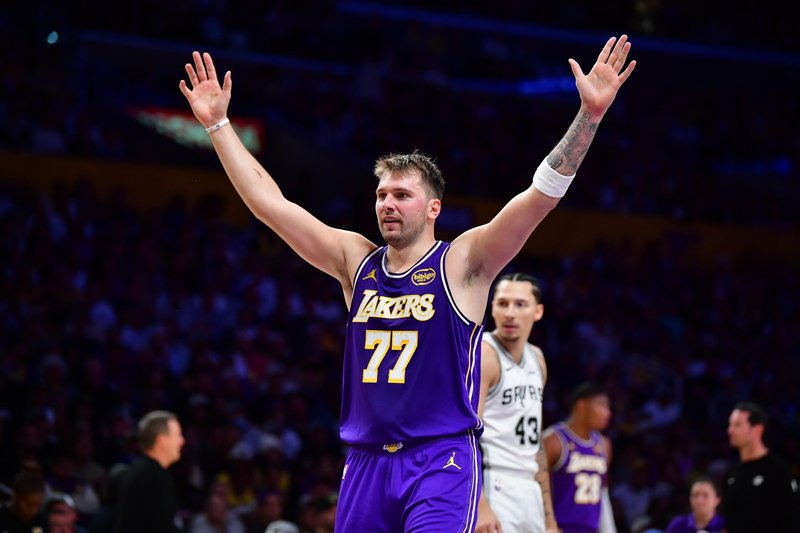 Kakšna tekma! Lakersi Luke Dončića dosegli že sedmo zmago v sezoni