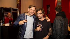 Premiera komedija Sam prjatla Melani Mekicar Žan Papič