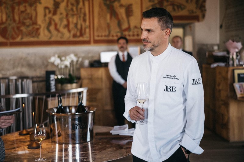 Novo peneče vino François Botton Miran Sirk Assemblage