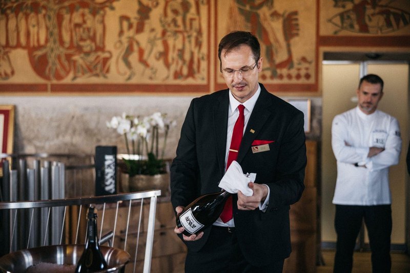 Novo peneče vino Assemblage dogodek François Botton Miran Sirk