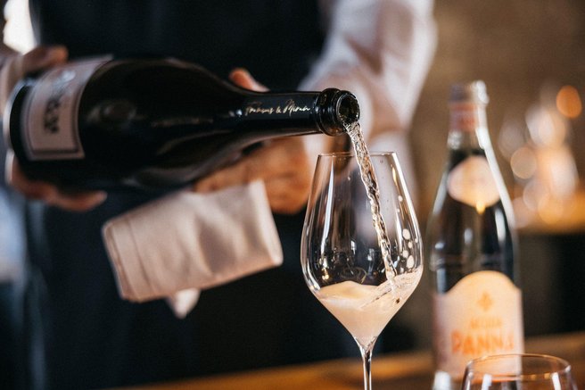 Novo peneče vino Assemblage dogodek François Botton Miran Sirk