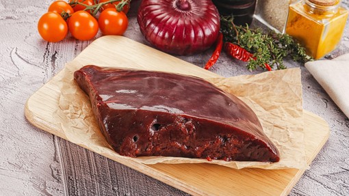 Preden spečete jetrca, jih posujte s to sestavino: meso bo mehkejše in brez grenkobe