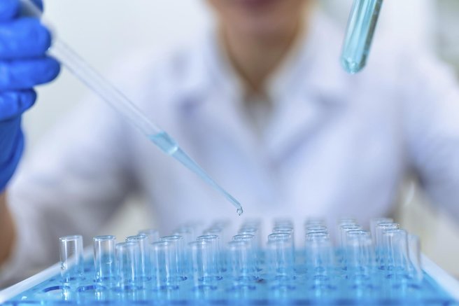 kaca strup zdravnik zdrastvo protistrup laboratorij odkritje zivljenje smrt