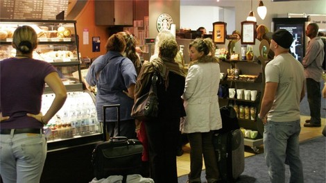 Kupci ponoreli zaradi izdelka, ki stane 28 evrov: razprodan je bil v enem dnevu