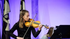 Praznična glasbena pravljica: prisluhnite božičnim melodijam mladih talentov