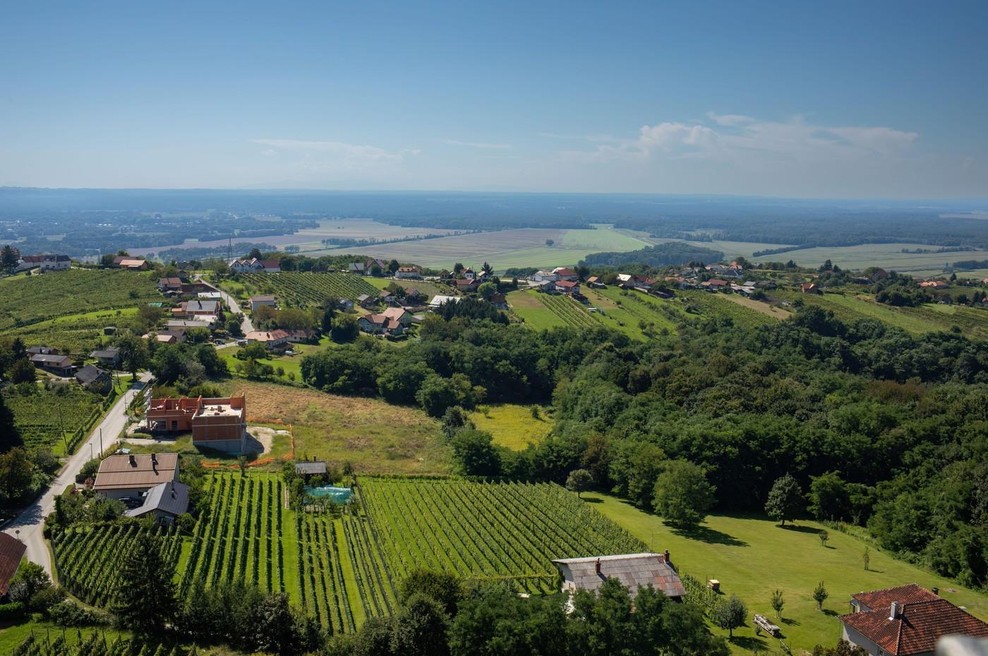 Turist sarkastično o "manj" priljubljenem delu Slovenije: "Sam vedno z veseljem delim fotografije od tam!" (foto: Profimedia)