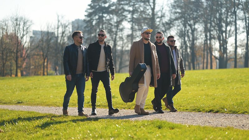 IL Divji pesem in videospot Bolj se branim