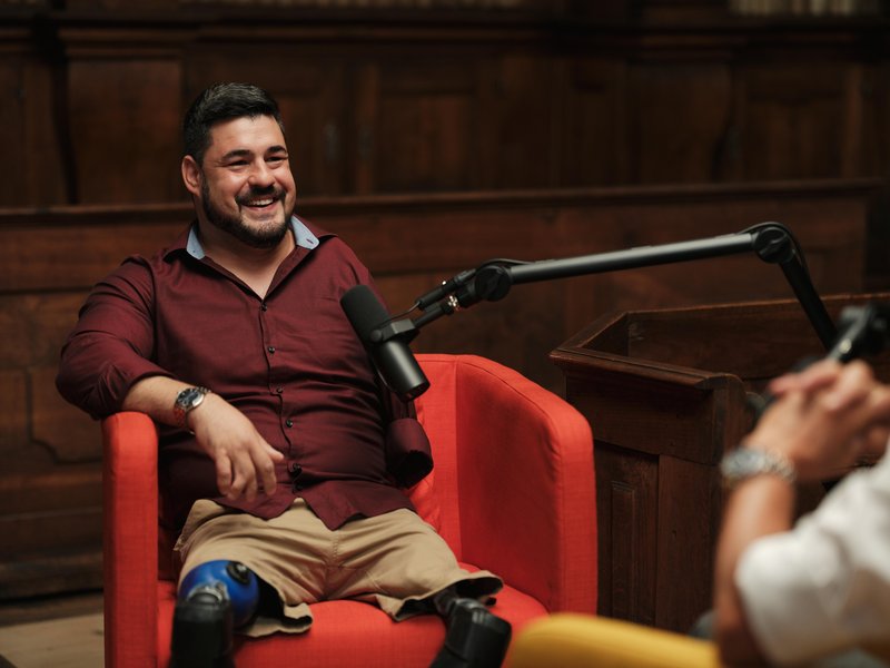 Darko Đurić v podkastu navdiha spregovoril tudi o odnosu družbe, predsodkih in zakaj mu lahko rečemo samo – Darko