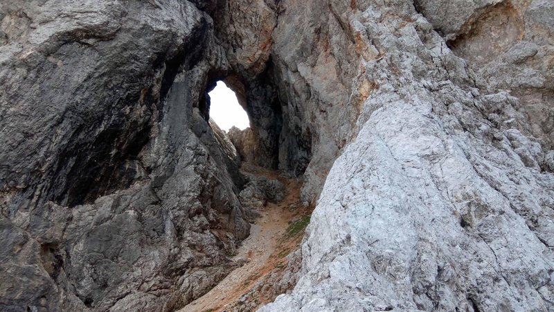 gore Prisojnik Prisank okno