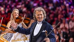 Kralj valčkov André Rieu se leta 2026 vrača v Slovenijo!