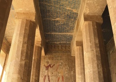 V 4400 let stari grobnici arheologi našli ogromna vrata, visoka več kot 4 metre: ko so jih poskušali odpreti, so obnemeli