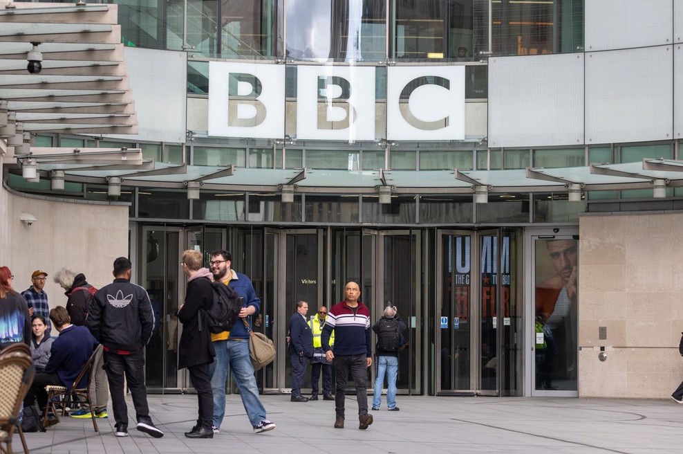 BBC se je odzval na morebitno Trumpovo tožbo (foto: Profimedia)