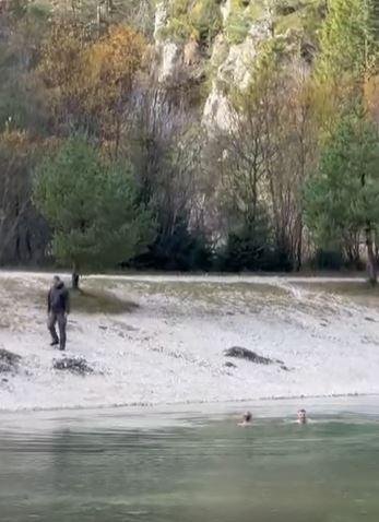 Jezero Jasna kopanje kopalci