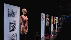 Lisca navdušila z edinstveno modno revijo in predstavila kolekcijo za pomlad-poletje 2026