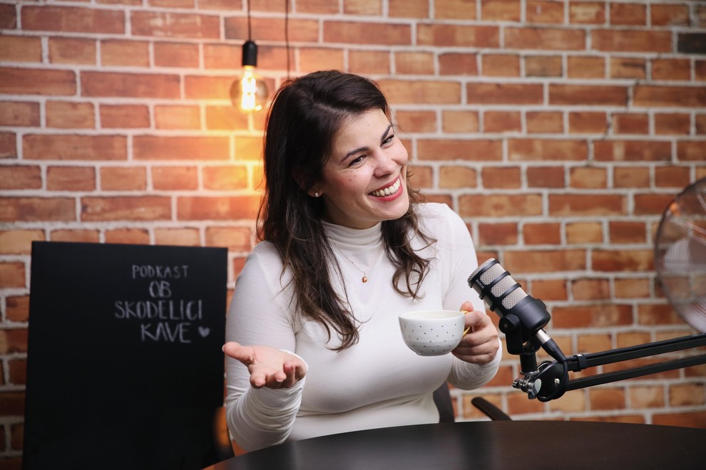 Ana Maria Mitić Živa Avžner metropolitan podkast ob skodelici kave