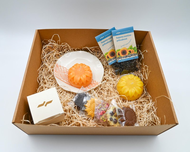 Darila, ki prinašajo toplino: ročno ustvarjena v ateljeju invalidskih delavnic