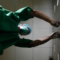 mrtvasnica truplo zda zenska 74 let smrt zivljenje dilema medicina dihanje