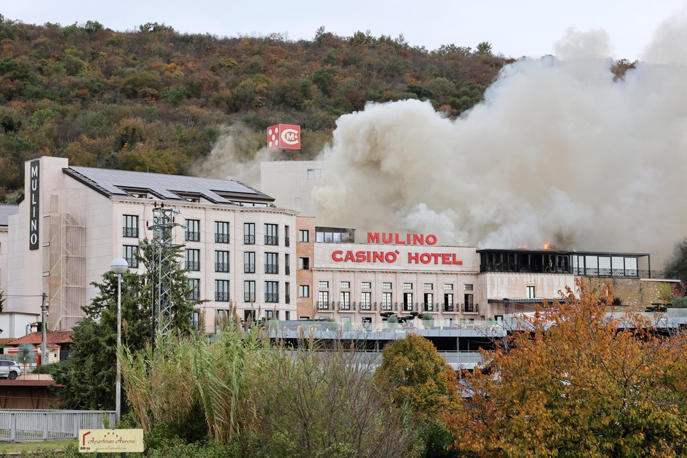 Kaos ob slovenski meji: hotel s petimi zvezdicami v plamenih (FOTO)