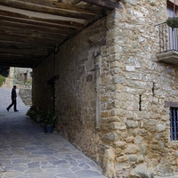 stara hisa policija racija arheologija zgodovina tatovi kriminal najdba tihotapci