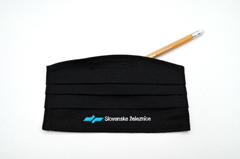 Darila, ki prinašajo toplino: ročno ustvarjena v ateljeju invalidskih delavnic