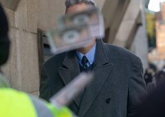 Nekdanji evropski poslanec mora v zapor, ker je po naročilu kritiziral Volodimirja Zelenskega