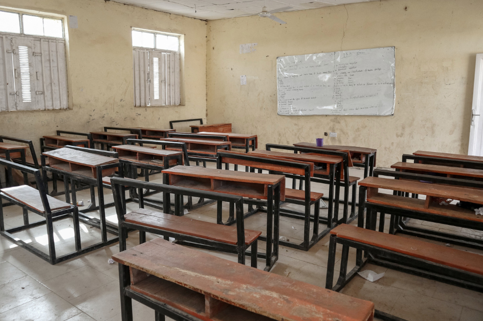 Oboroženi moški vdrli v dekliško katoliško šolo in ugrabili več kot 300 učenk (foto: Profimedia)