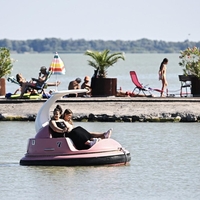 Madzarska Balaton jezero kopalci