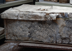 Arheologi odprli sarkofag, ki je bil 1700 let nedotaknjen, in obstali kot vkopani: kar so našli, je razburilo vse