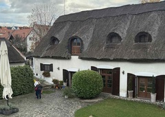 Pobeg v preteklost: spanje v 200-letnem hotelu na čudovitem polotoku tik ob Sloveniji (FOTO)