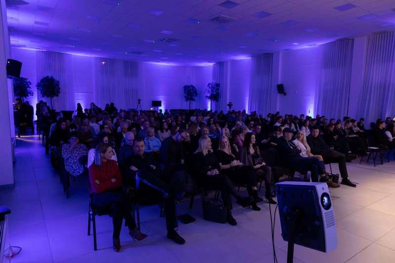 Janezi 2 predstava stand up Denis Avdić