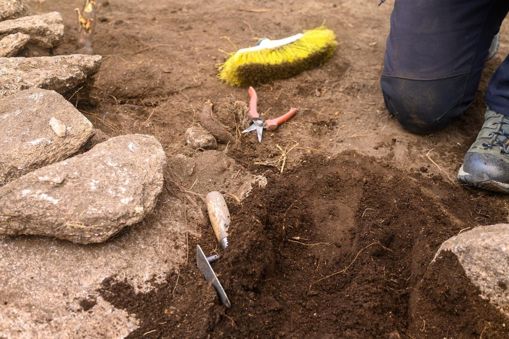 arheologija zgodovina truplo dekle anglija velika britanija nasilje smrt