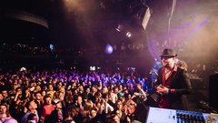 Pri Sladici sodelujejo tudi številni uveljavljeni glasbeniki.