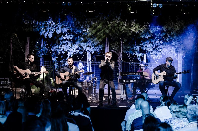 Skupina Mi2 napoveduje intimne koncerte s prearanžirano skladbo 'Midva'