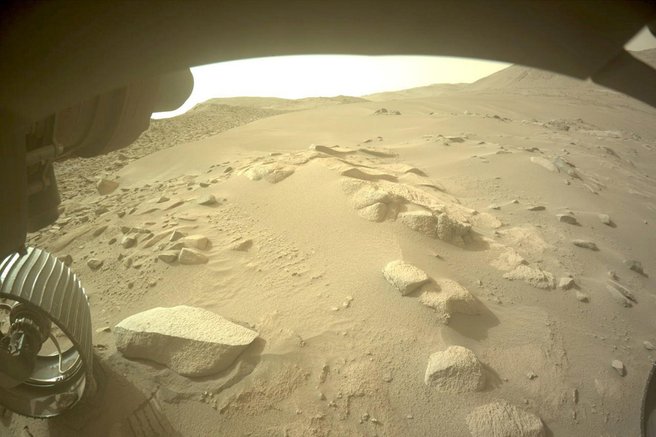 Perseverance mars rover nasa vesolje odkritje skrivnost skala