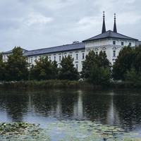 Za zidovi mogočnega samostana v naši bližini se skriva nekaj, kar jemlje dih