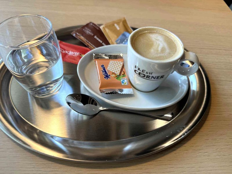 Madzarska MOL bencinska crpalka Fresh Corner kava