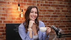 Lara Tošić Živa Avžner metropolitan podkast ob skodelici kave