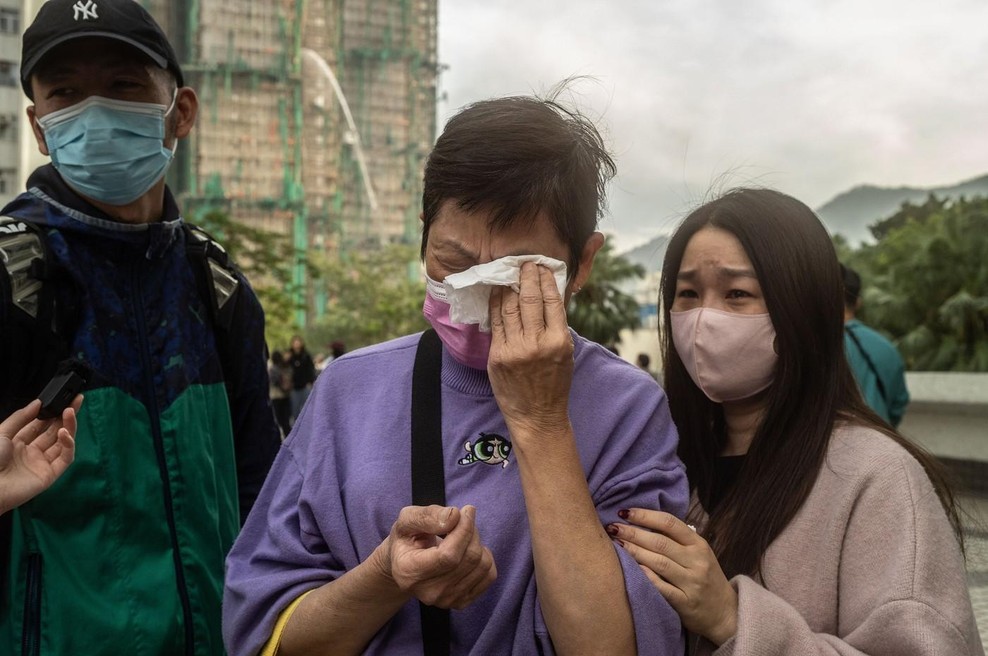 Preiskava smrtonosnega požara v Hongkongu: oblasti aretirale 8 ljudi (foto: Profimedia)
