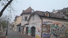 Ljubljana grafiti fasada vandalizem