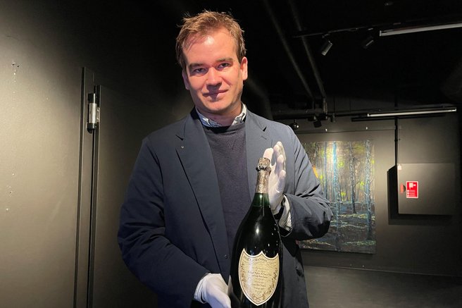 vino, Diana, Charles