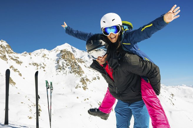 Novi digitalni Karving magazin razkriva vse, kar morate vedeti, preden se podate na naslednjo smučarsko avanturo