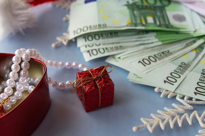 december sreca denar zasluzek horoskop konec leta kozorog bogastvo astrologija