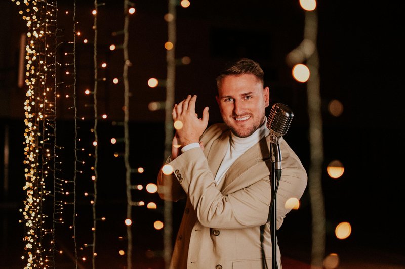 Gregor Ravnik božična pesem božič