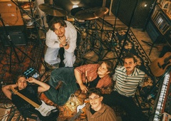 Slovenci posneli priredbo legendarne pesmi, ki jo poznamo vsi: boljše od originala?