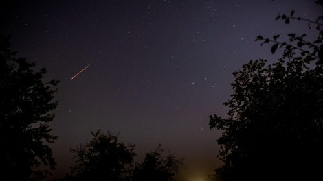 Utrinki bodo razsvetlili nočno nebo: to je datum, ki ga romantiki decembra ne smete zamuditi
