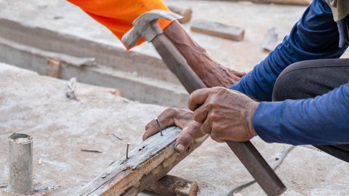 Znano podjetje je žalostno končalo, 1400 delavcev na cesto - denarja pa ni nikjer: sodišče je zdaj v primeru pohištvenega giganta odločilo takole